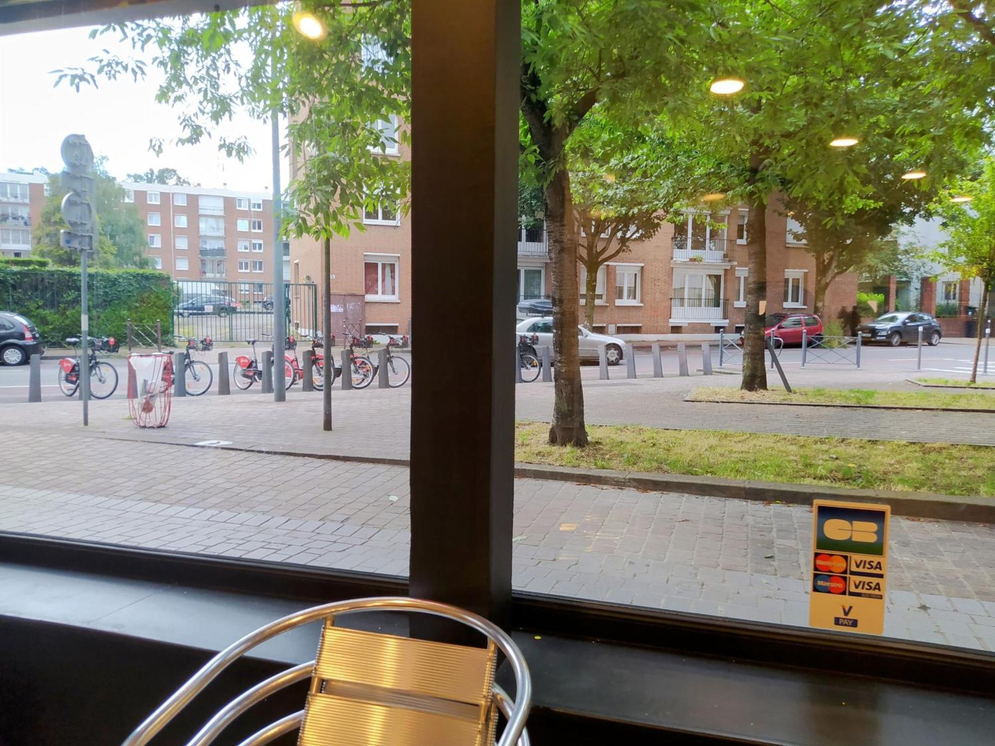 Locatif Gare Lille Europe Souvenir Bed & Breakfast Exterior photo