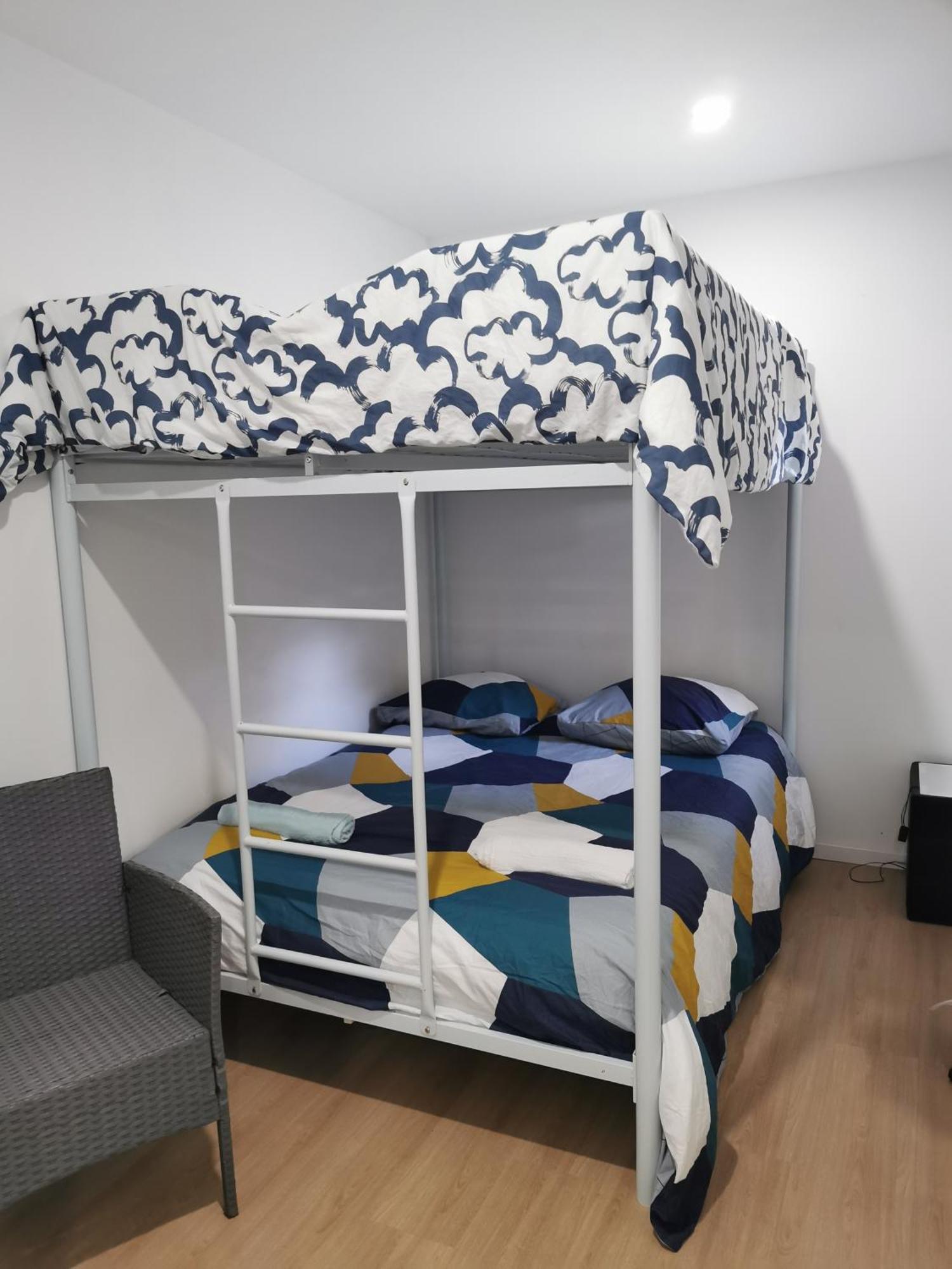Locatif Gare Lille Europe Souvenir Bed & Breakfast Exterior photo